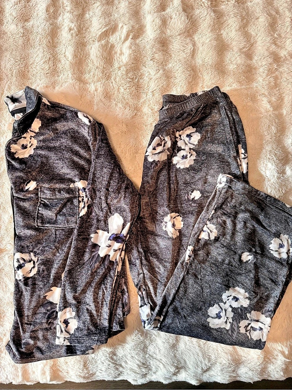 Simply Vera Wang Floral Velour Pajama Set Small